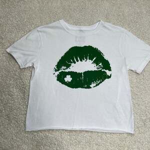 Modern Lux St. Pattys Day Lips Small